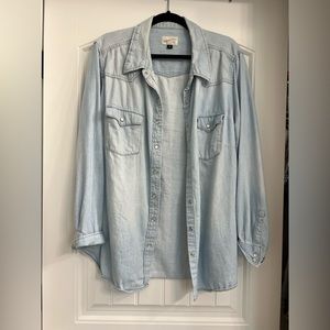Universal thread heavyweight snap denim top. 2X
